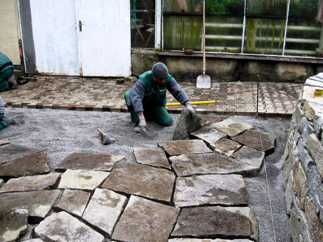 Referenzbild: 243 Terrassenbelag aus Polygonalplatten 2