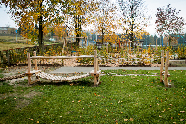 Referenzbild: 259 Spielplatz Pflasterung, Bepflanzung und Geräteaufbau 7