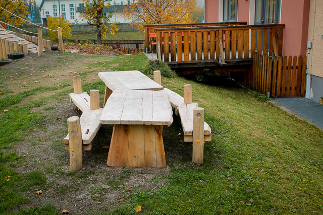 Referenzbild: 261 Spielplatz Pflasterung, Bepflanzung und Geräteaufbau 9