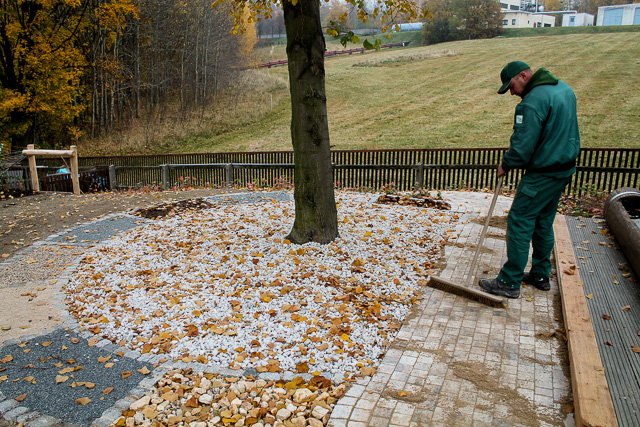 Referenzbild: 266 Spielplatz Pflasterung, Bepflanzung und Geräteaufbau 14