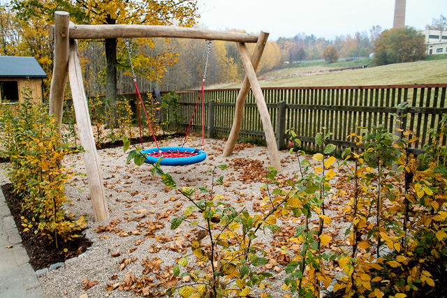 Referenzbild: 267 Spielplatz Pflasterung, Bepflanzung und Geräteaufbau 15