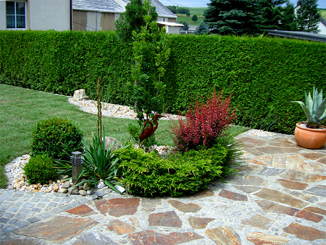 Referenzbild: 35 Terrasse als Natursteinensemble